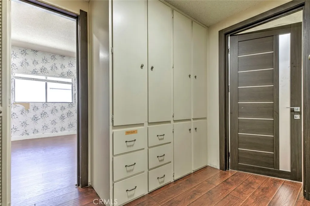 Additional image 31 of 17522 Sherman Way Unit 202, Van Nuys, CA 91406