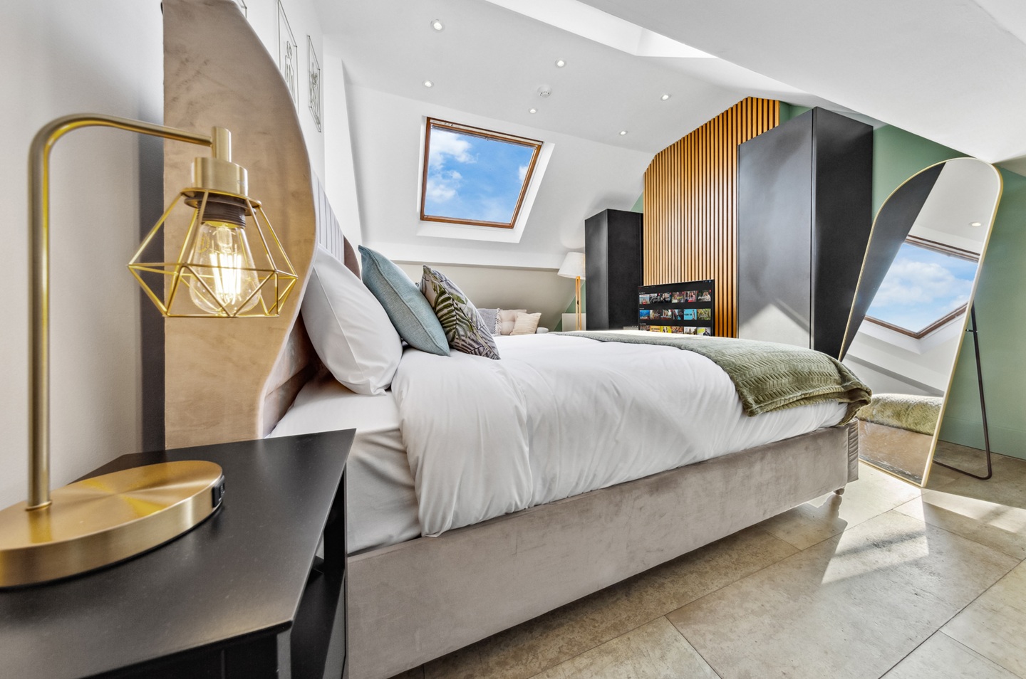 Additional image 2 of Studio Flat, United, EC1V, N1 7GU