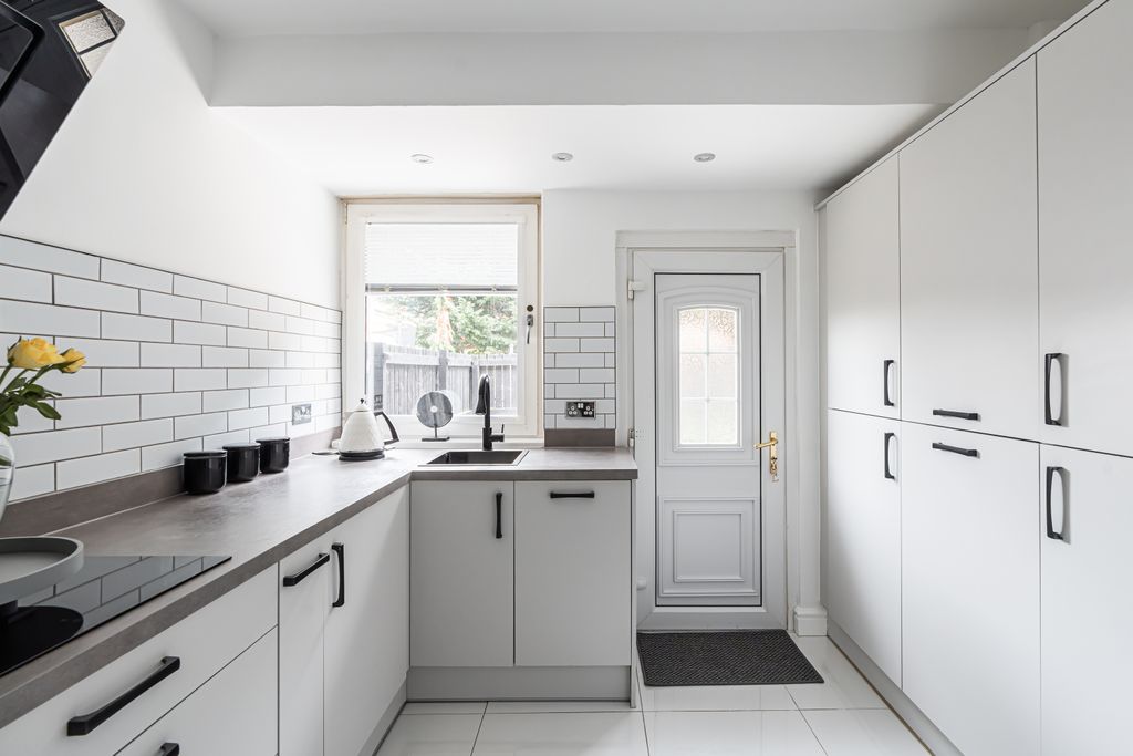 Additional image 3 of 3 bed flat for sale27 Waverley Road, Bonnyrigg EH19