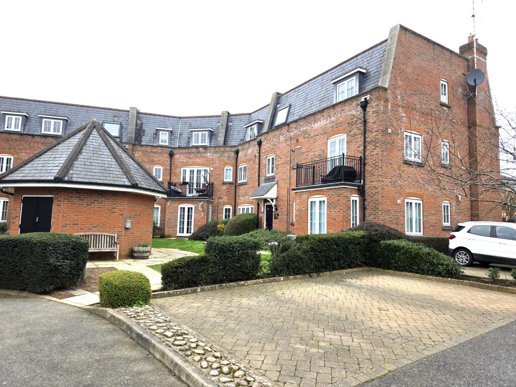 Additional image 12 of Great North Road, HATFIELD