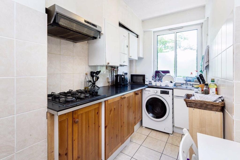 Additional image 5 of Room in a Shared Flat, Arnold Estate, SE1, SE1 2XN