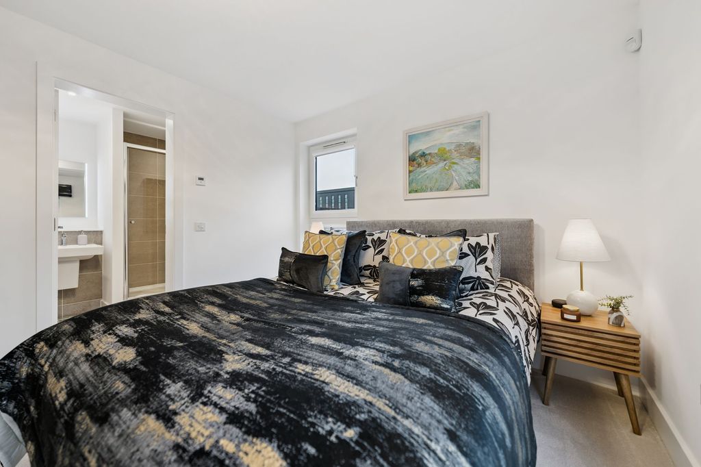 Additional image 11 of 2 bed flat for sale122 Festival Court, Prince's Quay, Glasgow G51