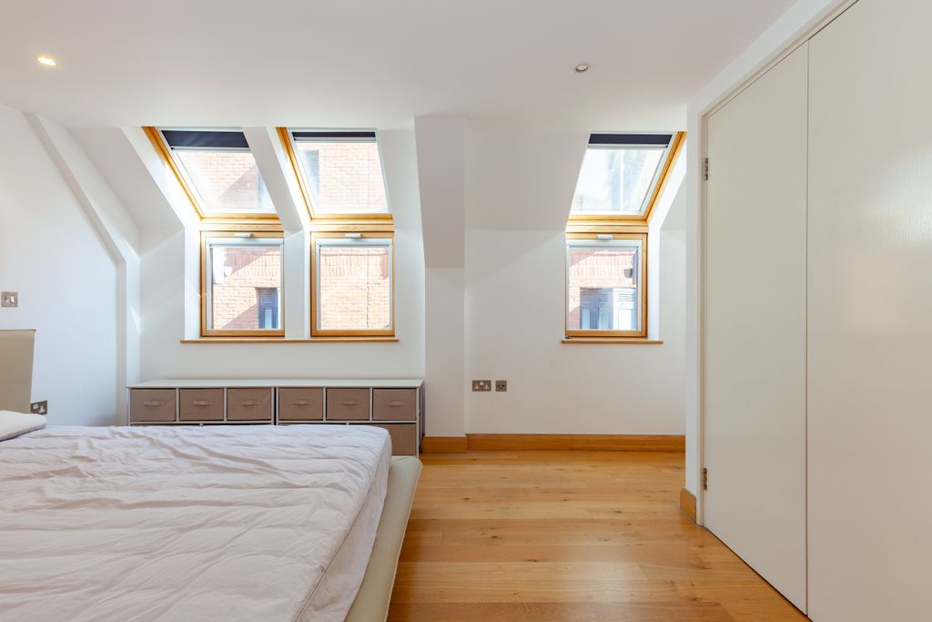 Additional image 11 of 3 bed penthouse for saleThe Lion Brewery, St Thomas' Street, Oxford OX1