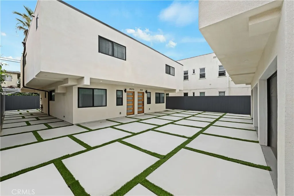 Additional image 40 of 2922 12th Avenue, Los Angeles, CA 90018