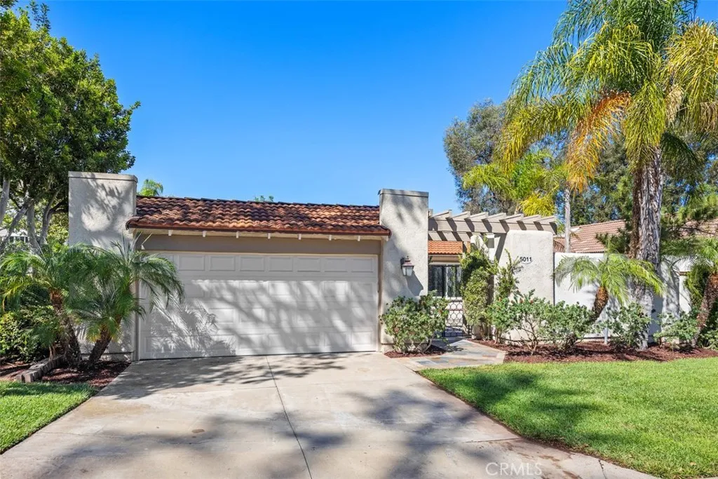 5011 Duverney, Laguna Woods, CA 92637
