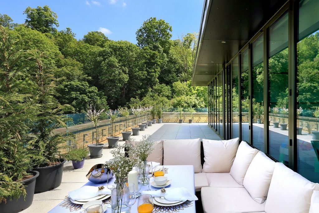 Additional image 8 of 4 bed flat for saleGlen Island, Taplow, Buckinghamshire SL6