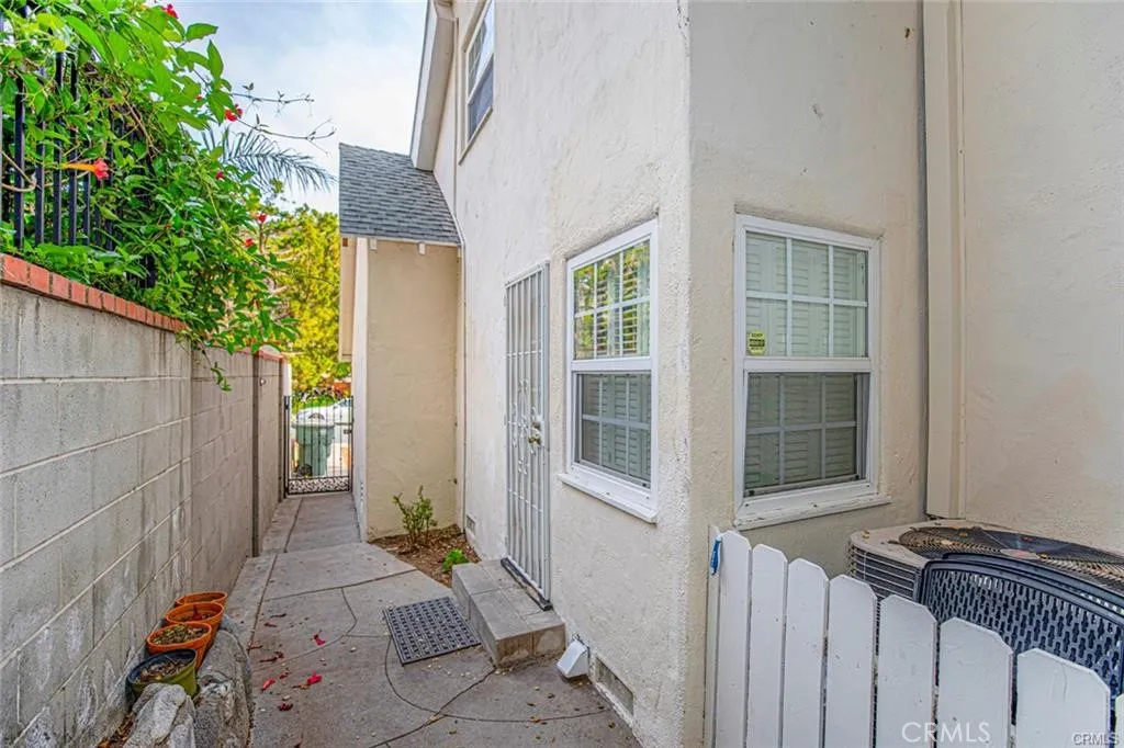 Additional image 85 of 2313 Hollister Ter, Glendale, CA 91206