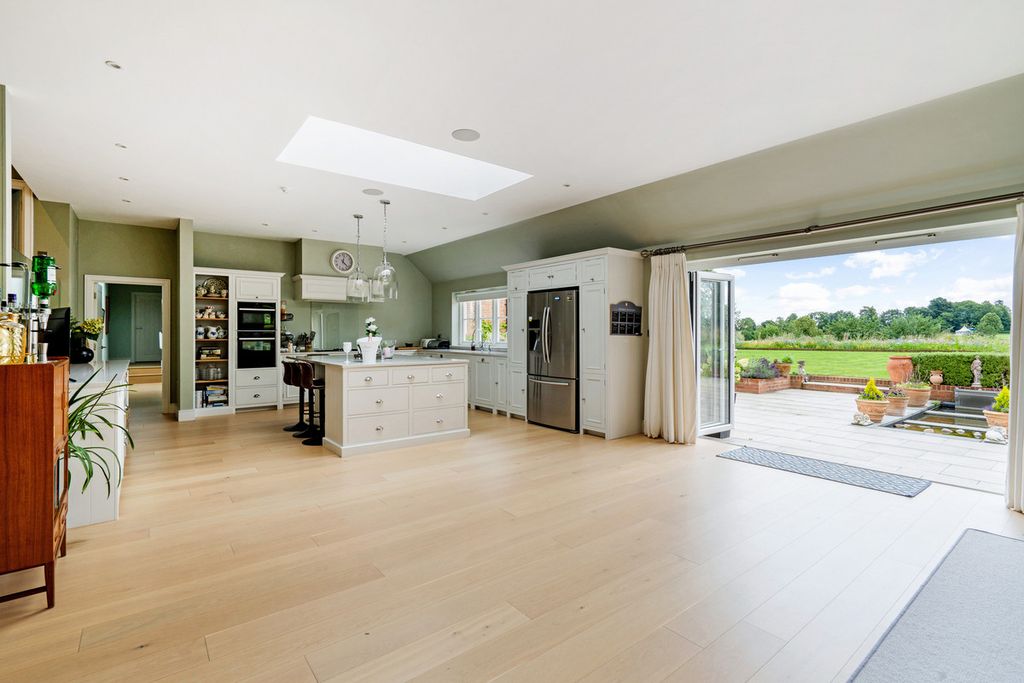Additional image 7 of 5 bed detached house for saleRemenham Hill Henley-On-Thames, Oxfordshire RG9