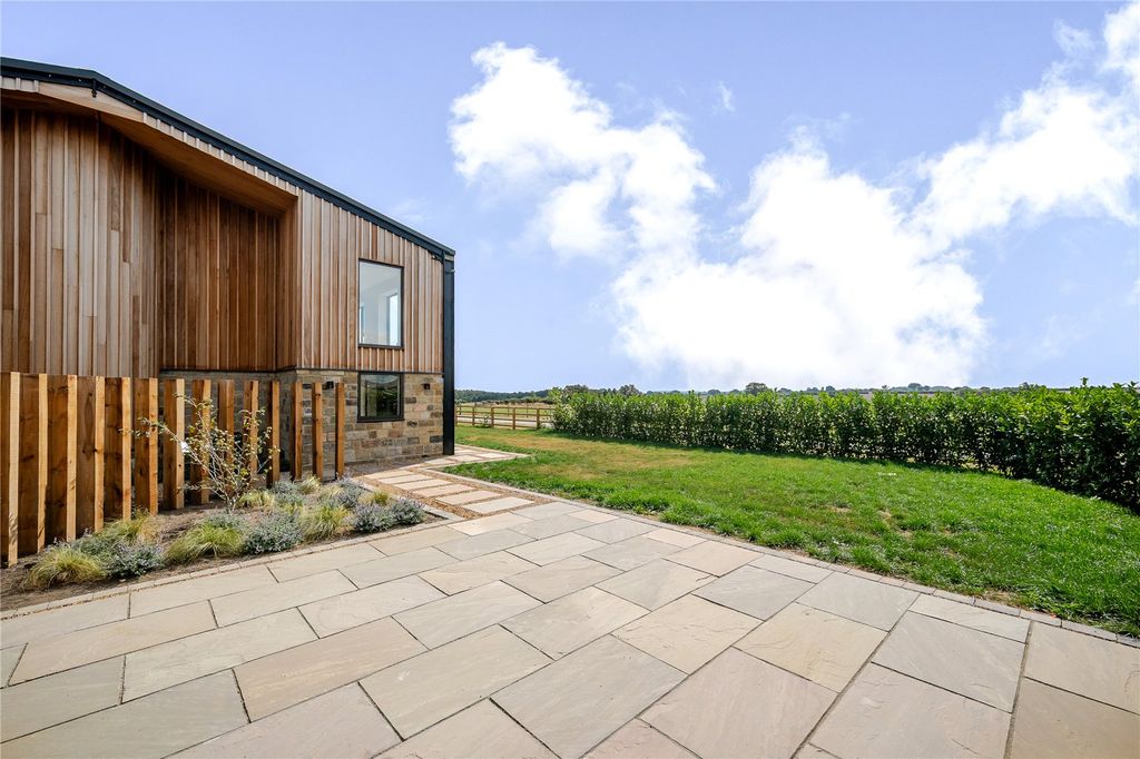 Additional image 21 of 6 bed barn conversion for saleThe Hay Barn, Haggs Road, Follifoot, Harrogate HG3