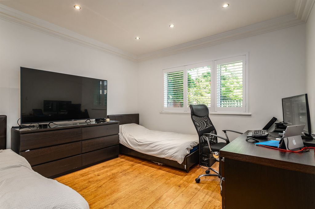 Additional image 11 of 7 bed detached house for saleBroadway, Peterborough PE1