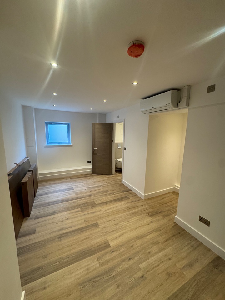 Additional image 8 of 3 Bed Flat, London, N1, N1 7GU