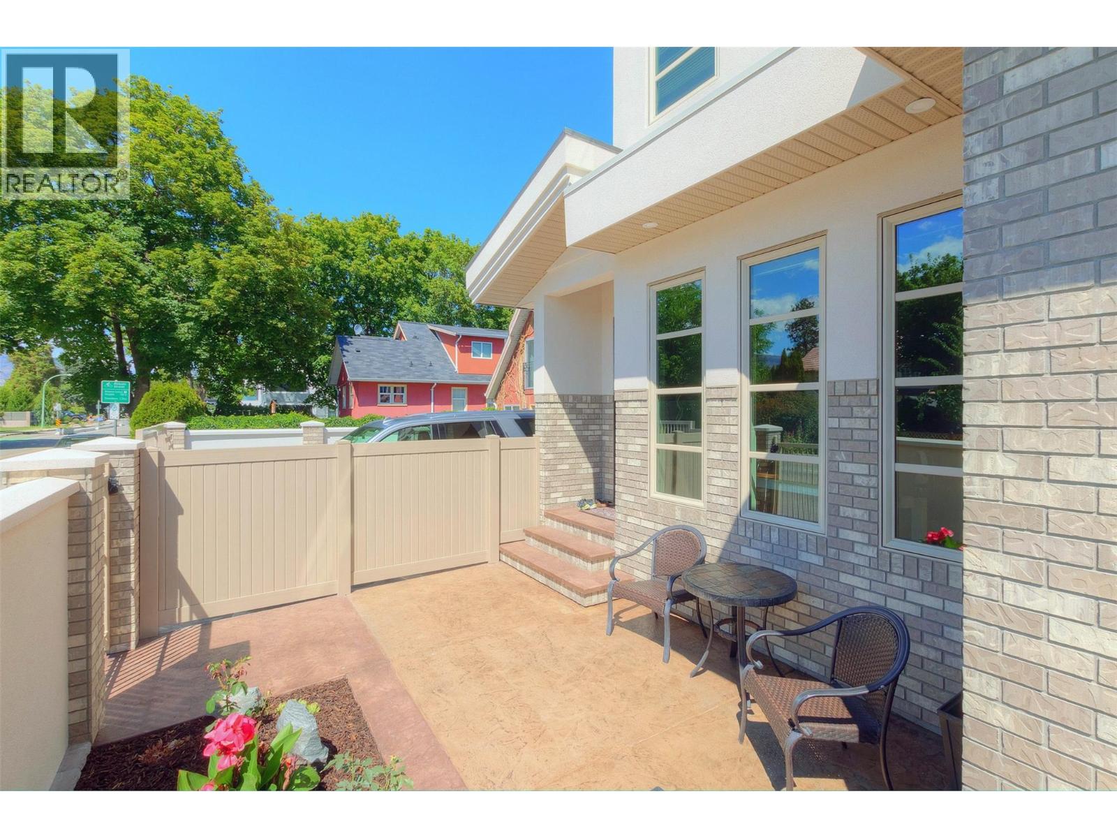 Additional image 4 of 2571 Abbott Street, Kelowna, BC, V1Y9T9