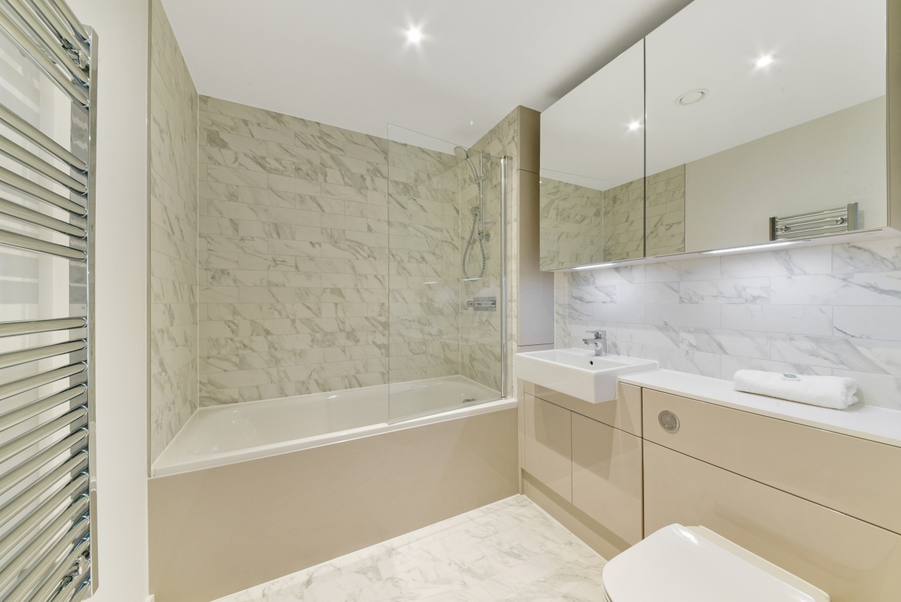 Additional image 7 of 2 Bed Flat, Hurlock Heights, SE17, SE17 1GD