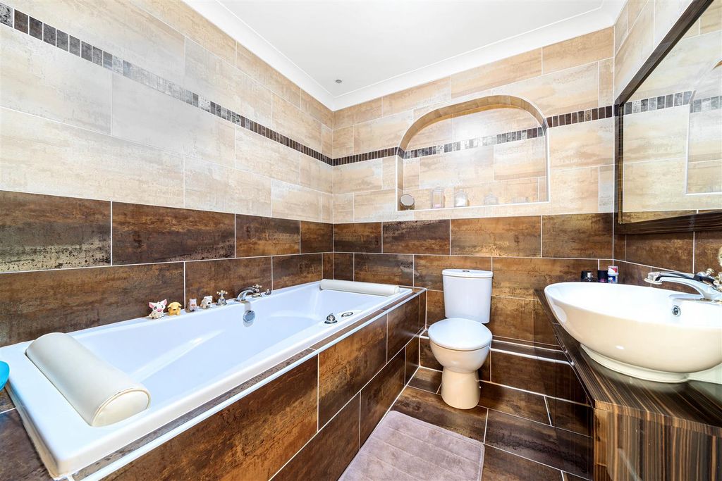 Additional image 20 of 5 bed detached house for saleDebdale, Orton Waterville Village, Peterborough PE2