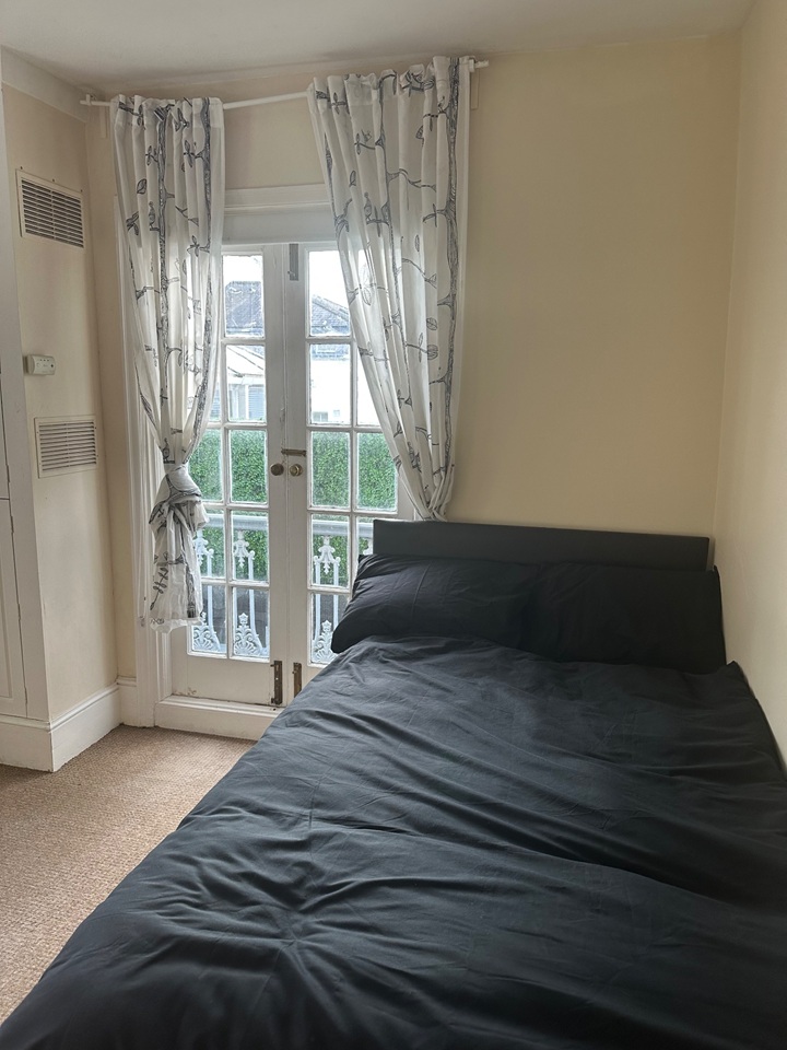 Room in a Shared Flat, Westbourne Terrace, W2, N1 7GU