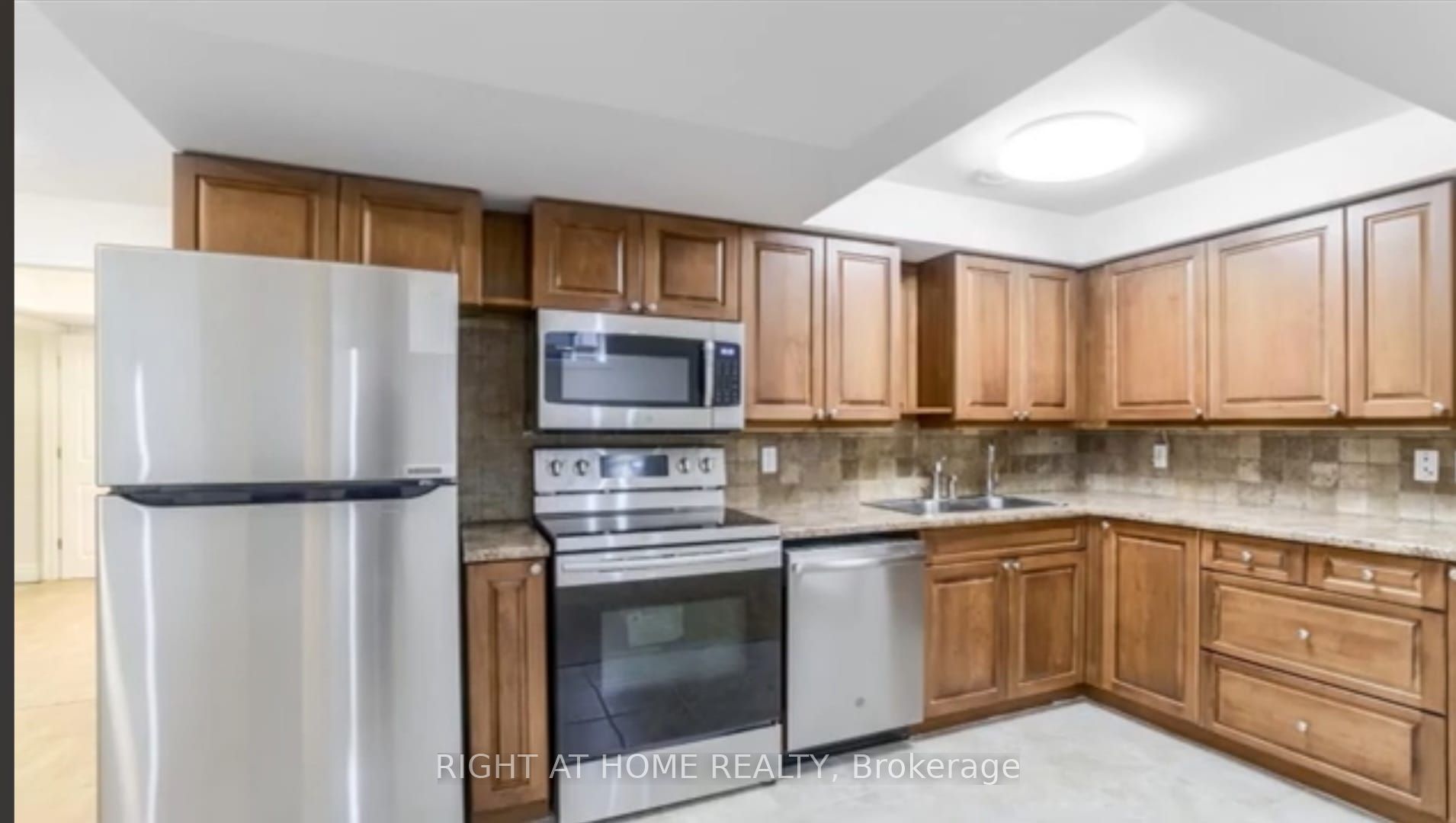 19 Morden Neilson Way, Halton Hills, ON, L7G 5Y9