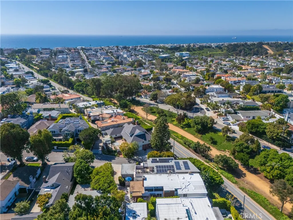 Additional image 4 of 2404 Laurel Avenue, Manhattan Beach, CA 90266
