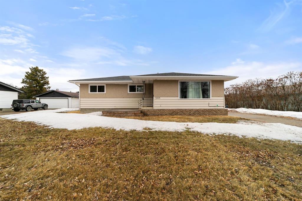 5205 56 Street, Camrose, AB, T4V2E2