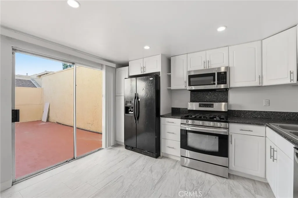 Additional image 41 of 8633 Balboa Blvd Unit 20, Northridge, CA 91325