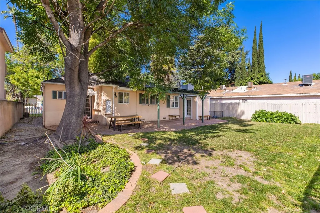 4410 Stern Ave, Sherman Oaks, CA 91423