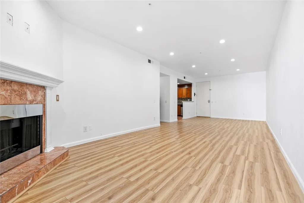 Additional image 11 of 16940 Chatsworth Unit 208, Granada Hills, CA 91344