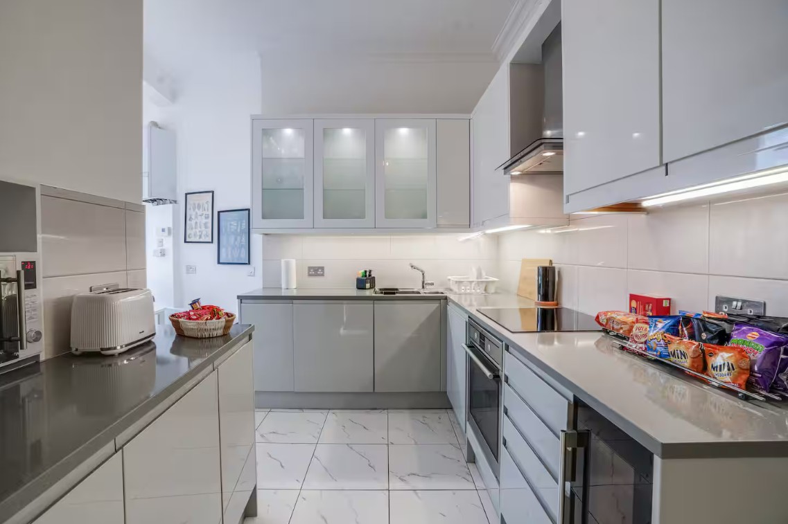 Additional image 6 of 4 Bed Flat, Victoria, SW1P, N1 7GU