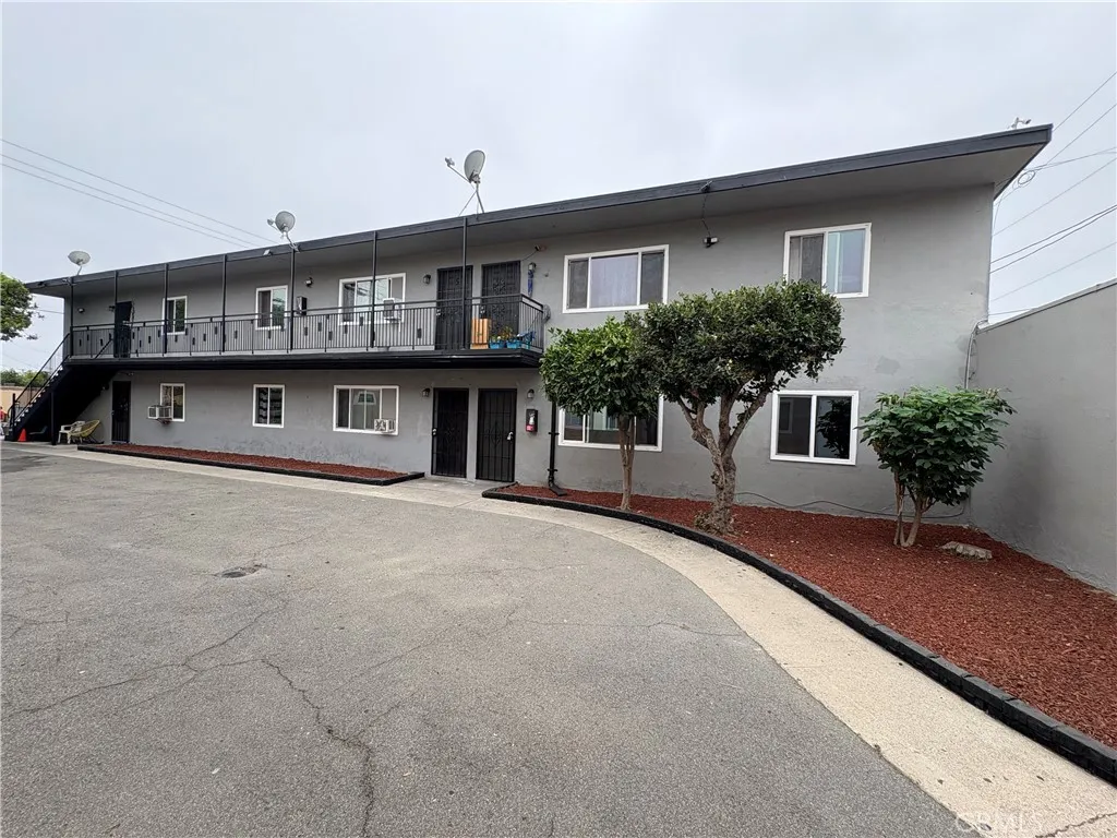 1905 W Myrtle Street Unit 3, Santa Ana, CA 92703