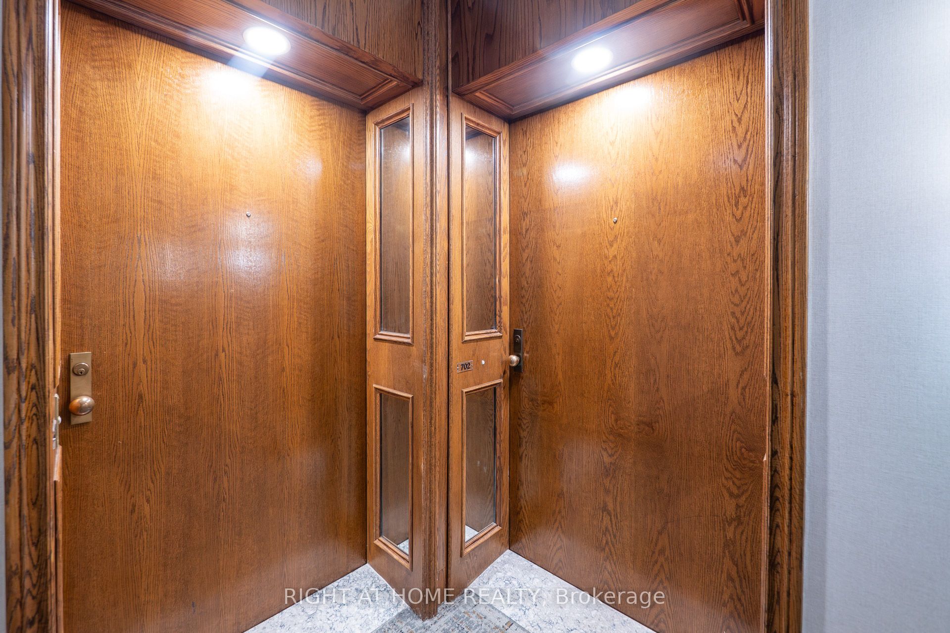 Additional image 5 of 702-1901 Pilgrims Way, Oakville, ON, L6M 2W9