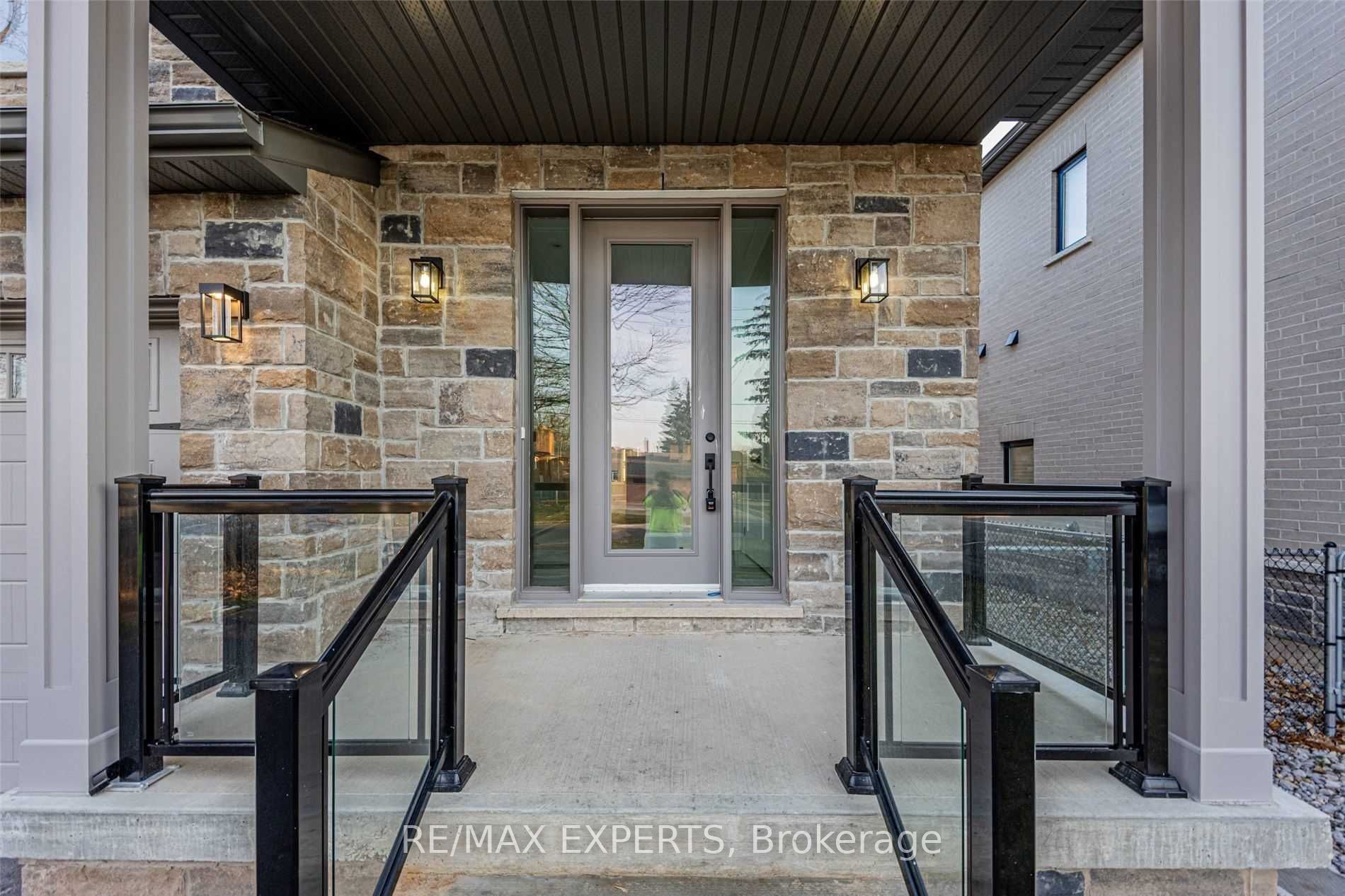 55 Muir Avenue, Toronto, ON, M9L 1H5