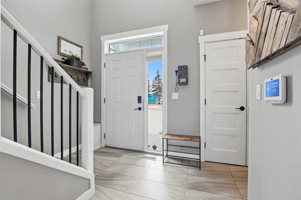 Additional image 4 of 4625 48 Street, Sylvan Lake, AB, T4S 1L4