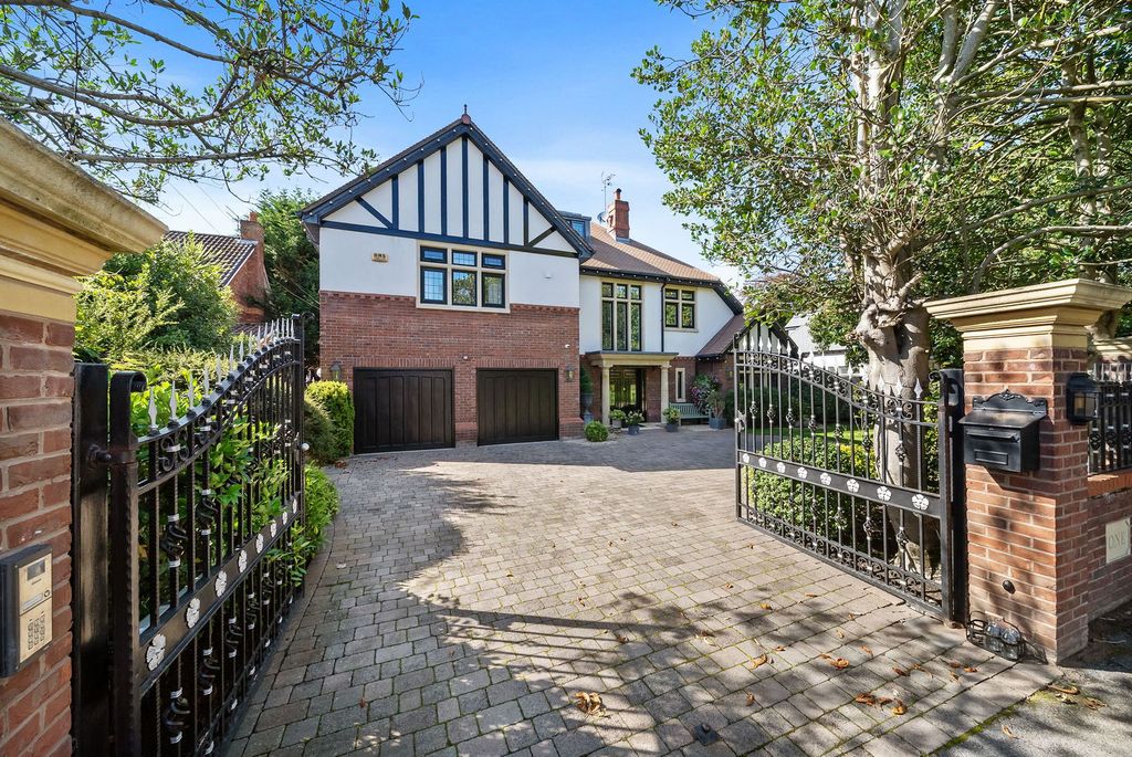 5 bed detached house for saleArgarmeols Road, Formby, Merseyside L37