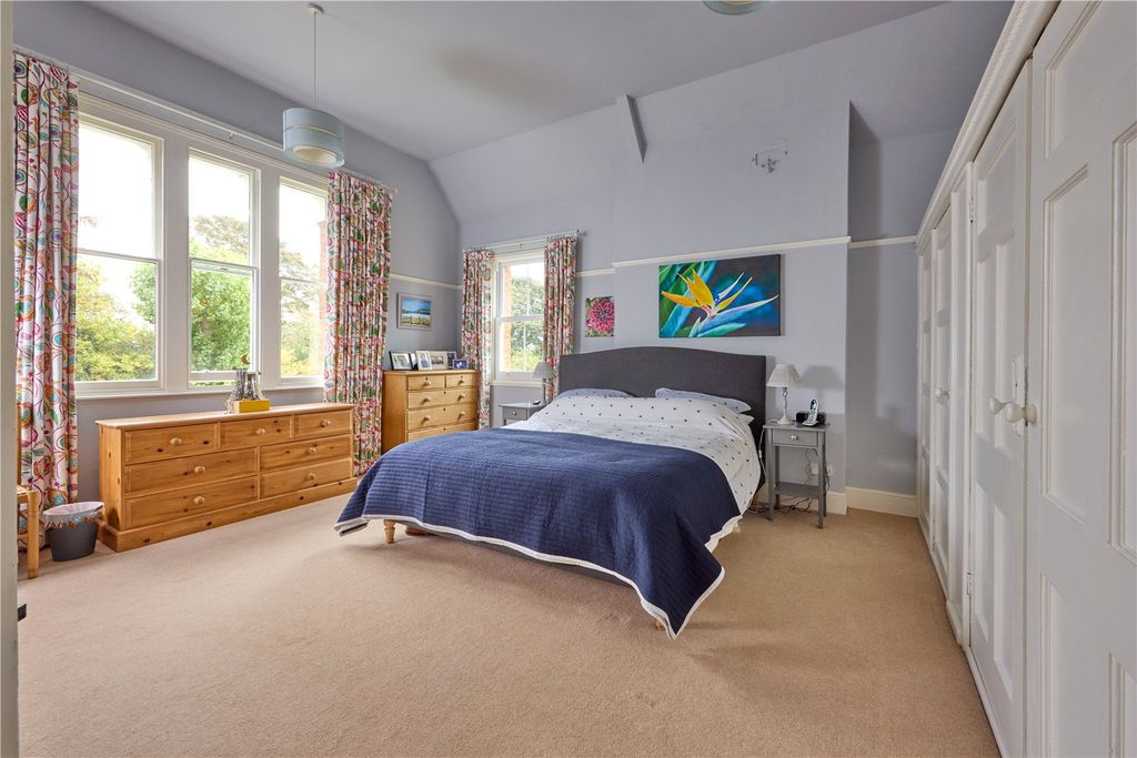 Additional image 7 of 5 bed detached house for saleParsons Street, Woodford Halse, Daventry, Northamptonshire NN11