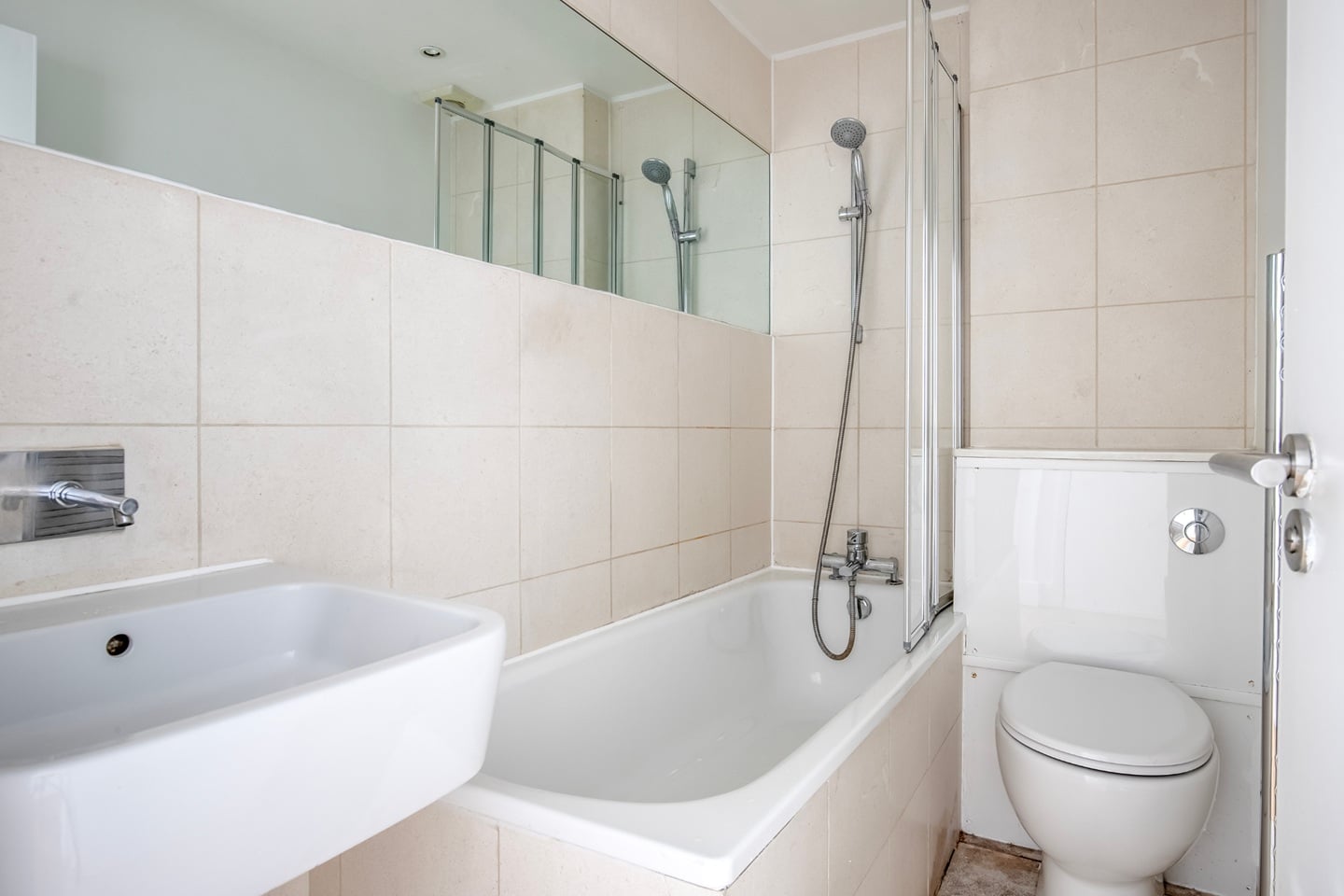 Additional image 6 of 1 Bed Flat, Compton St, EC1V, N1 7GU