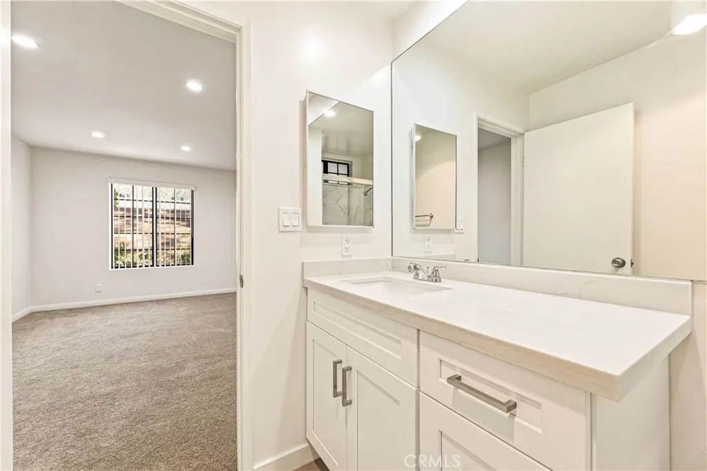 Additional image 39 of 260 S 6th Street Unit G, Burbank, CA 91501