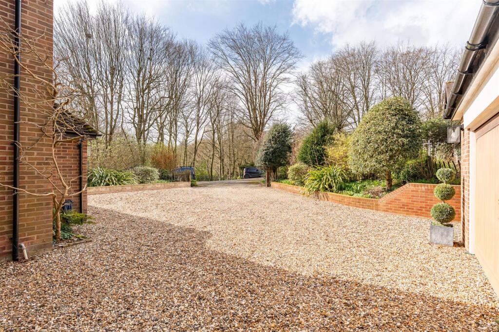 Additional image 4 of Bishops Road, Tewin, Welwyn