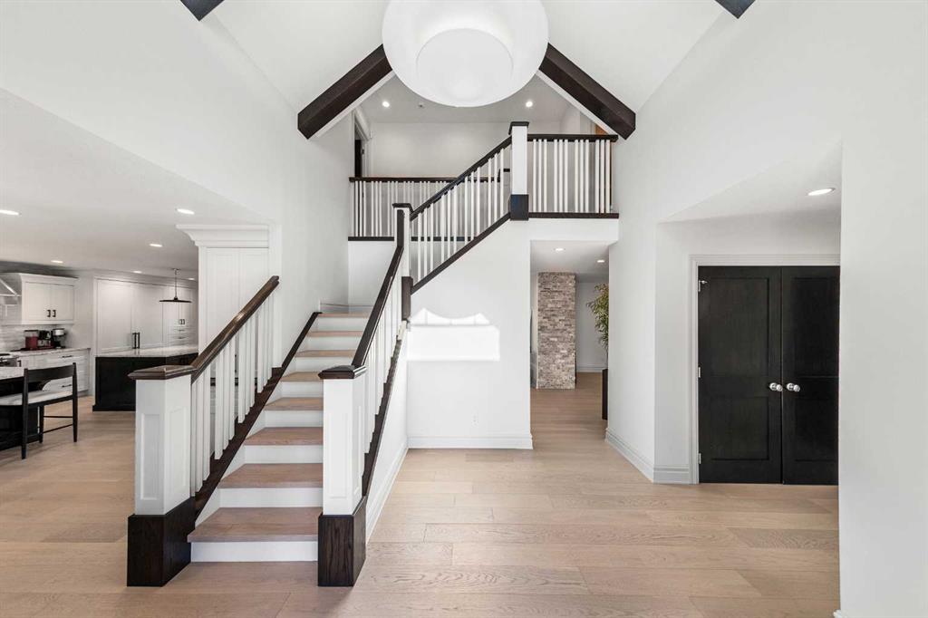 Additional image 3 of 10 Willow Park Green SE, Calgary, AB, T2J3L1