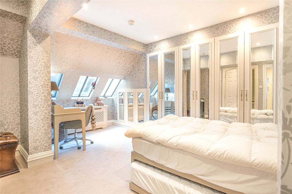 Additional image 16 of 3 bed flat for saleWyfold Court, Kingwood, Oxfordshire RG9