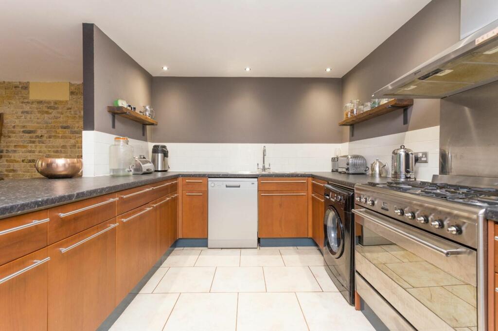 Additional image 4 of Mill Race, River, CT17