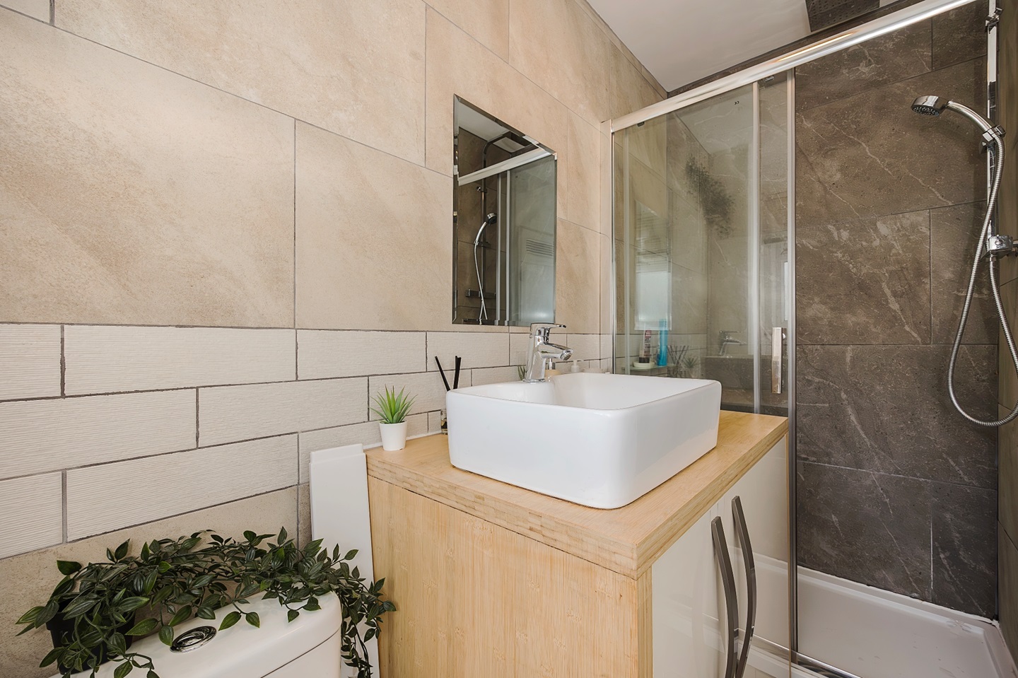 Additional image 3 of 1 Bed Flat, Macclesfield House, EC1V, N1 7GU