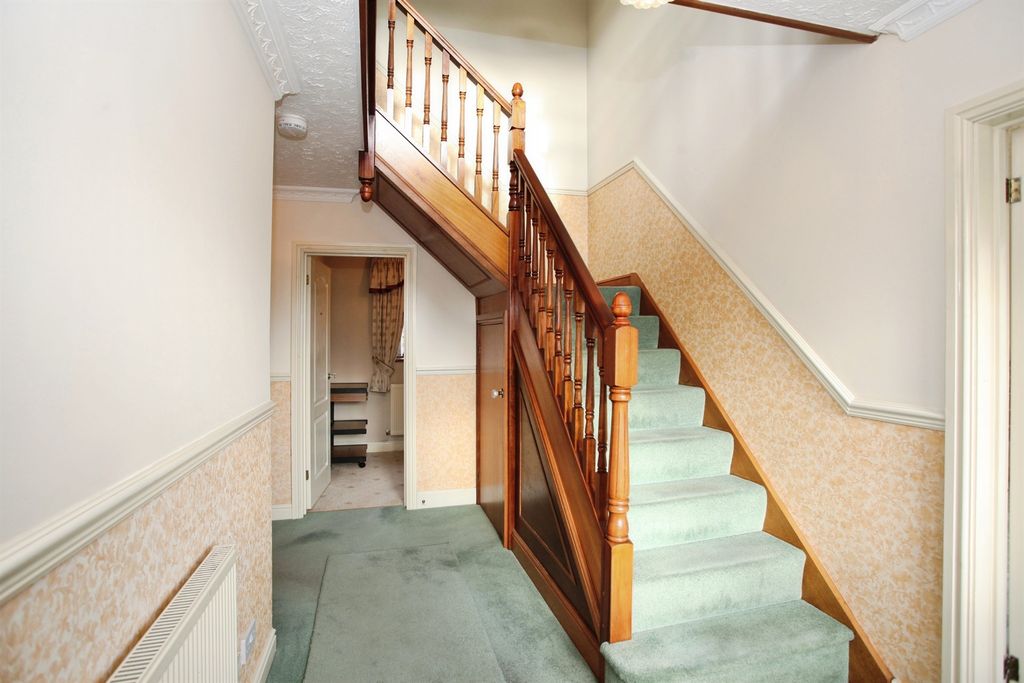 Additional image 3 of 4 bed detached house for saleBronheulwen, Porth CF39