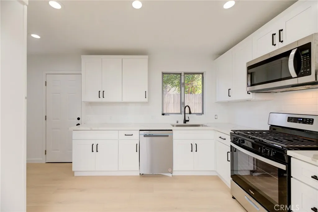 Additional image 10 of 824 7th Street, Hermosa Beach, CA 90254