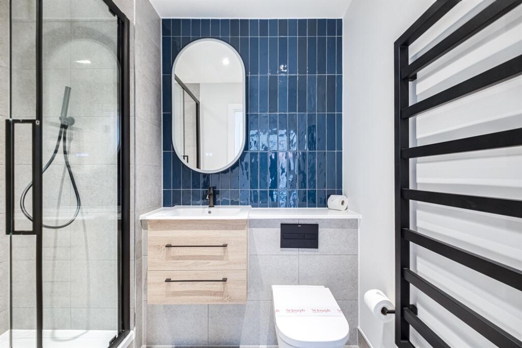 Additional image 12 of Belmont Wharf, Glasswater Locks, B4