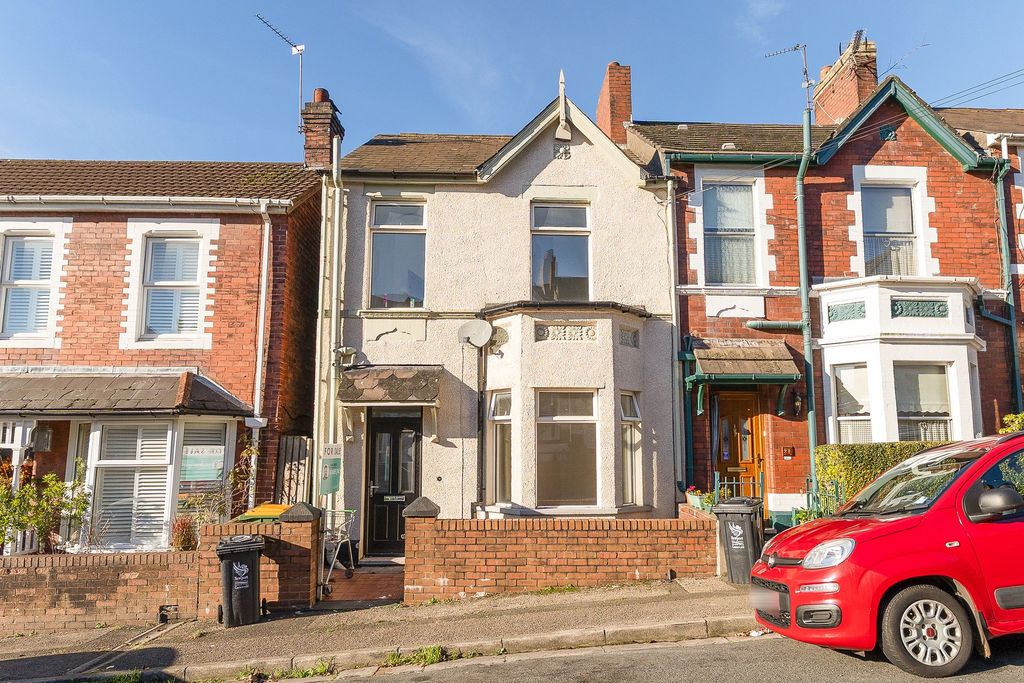 3 bed semi-detached house for saleColdra Road, Newport NP20