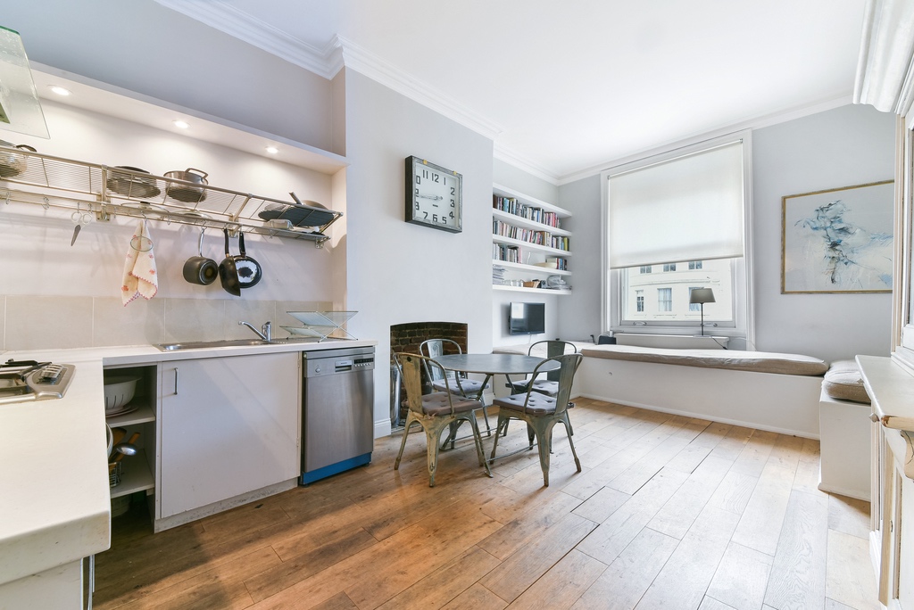 2 Bed Flat, Gloucester Road, SW7, N1 7GU