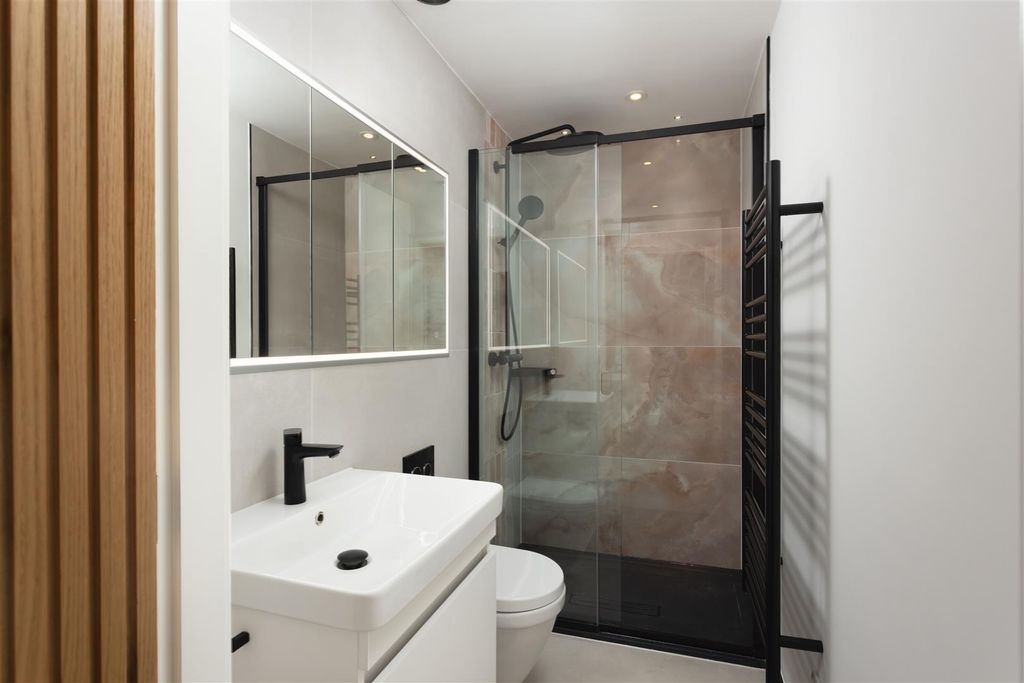 Additional image 29 of 5 bed detached house for saleCrocodile House, Manor Gardens, Thorner, Leeds LS14