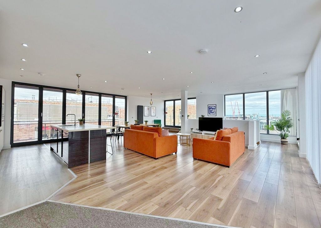 3 bed flat for saleLiverpool L1