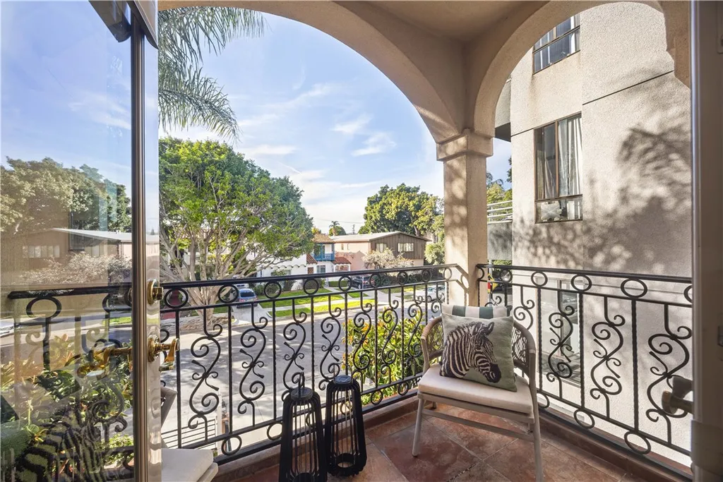 Additional image 2 of 918 S Wooster Street Unit 2, Los Angeles, CA 90035