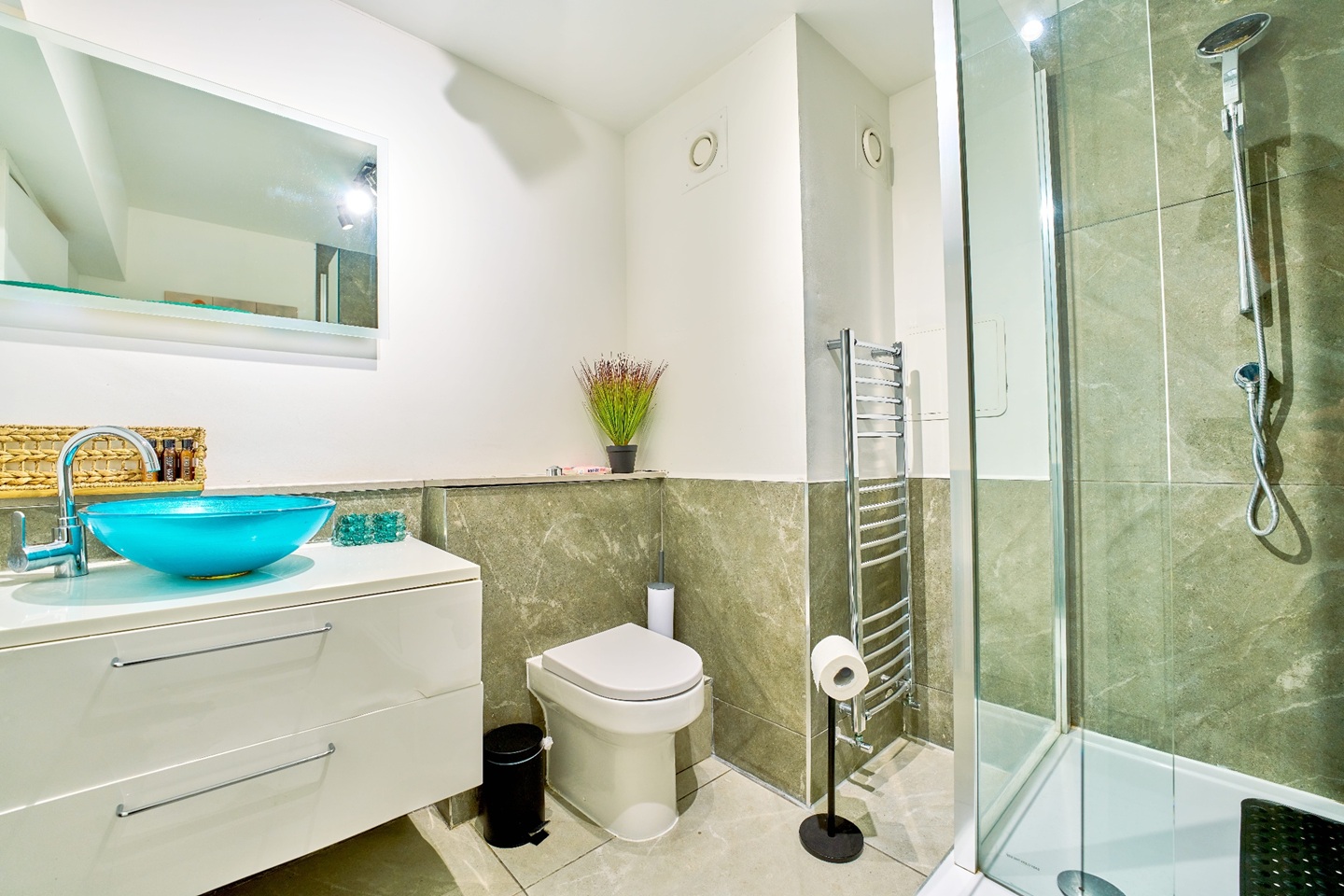 Additional image 38 of 2 Bed Flat, Charles Gardner Court, N1, N1 7GU