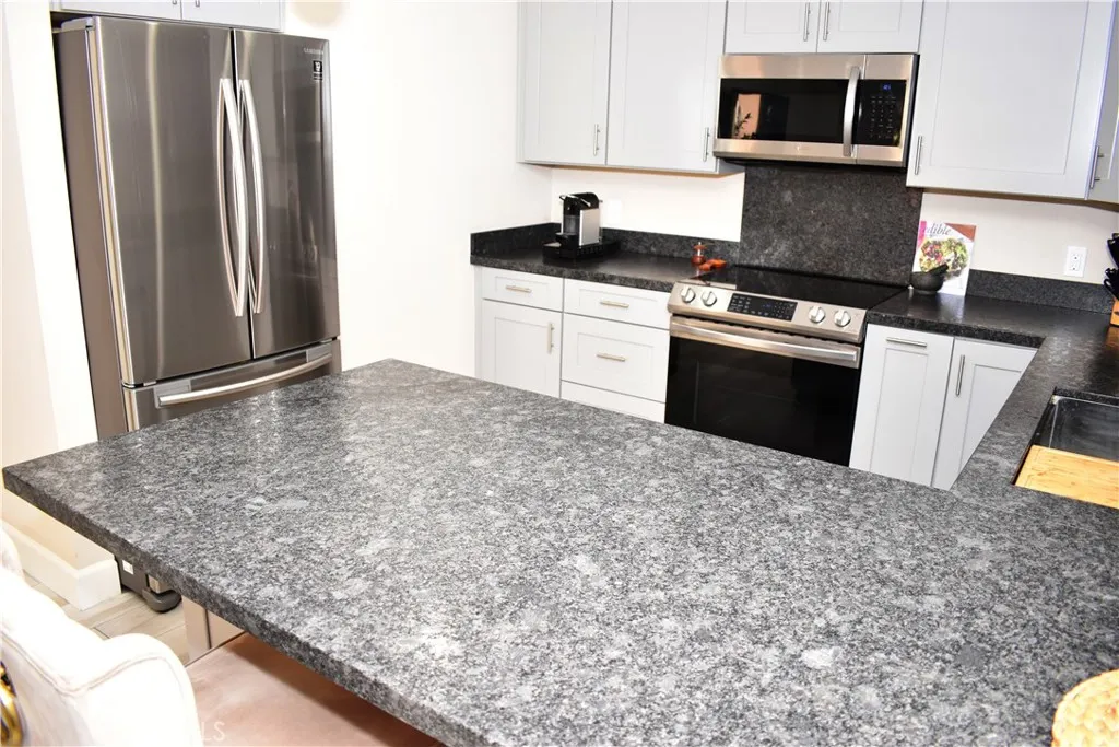 Additional image 7 of 6815 Remmet Ave Unit 213, Canoga Park, CA 91303