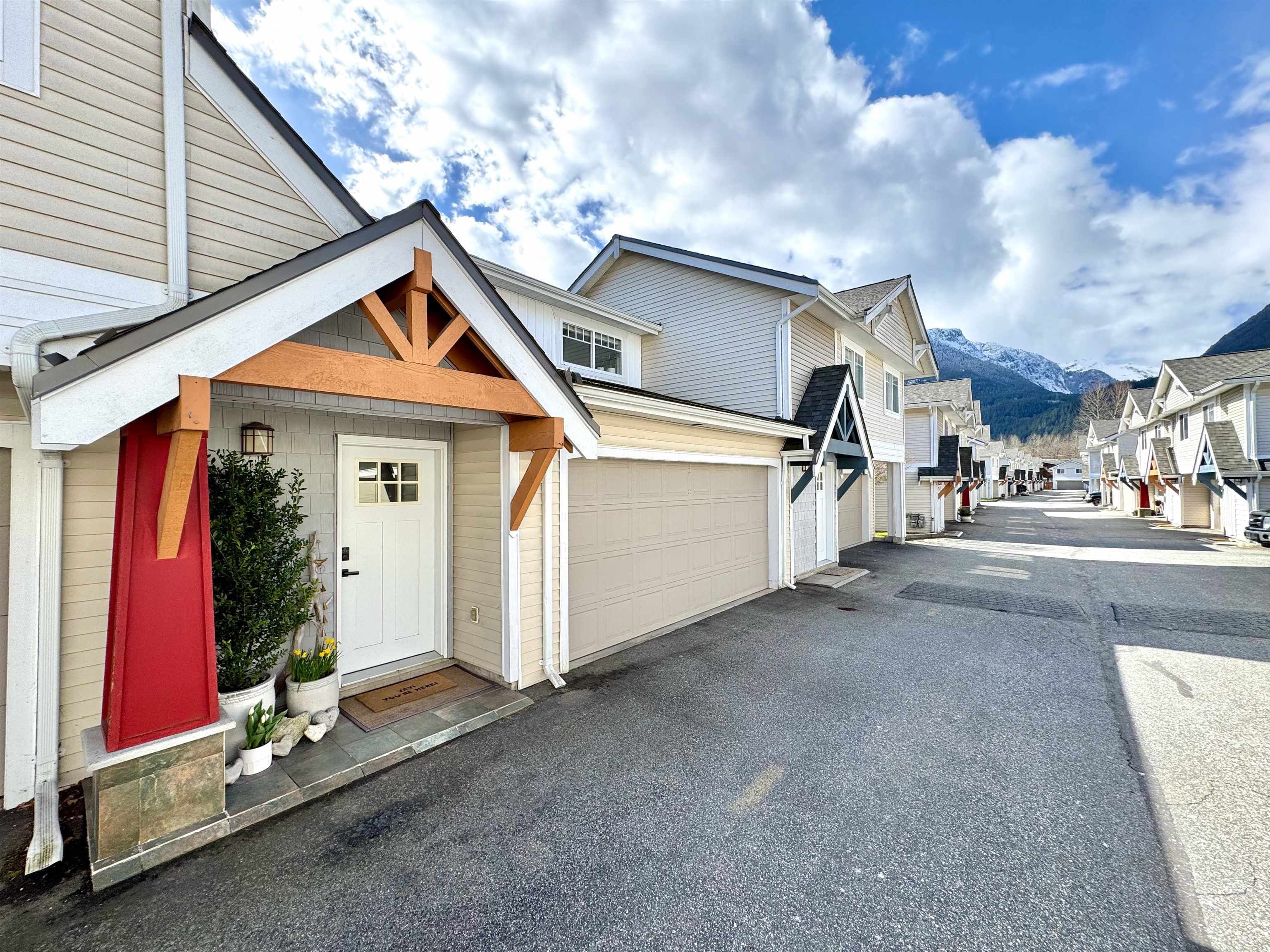 28-1821 Willow Crescent, Squamish, BC, V8B 0L9
